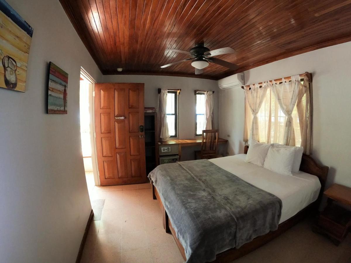 Casa Cecilia Beach Front Playa Santa Teresa  Eksteriør billede